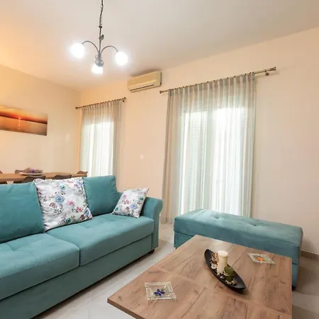 Afroditi's House * イプソス