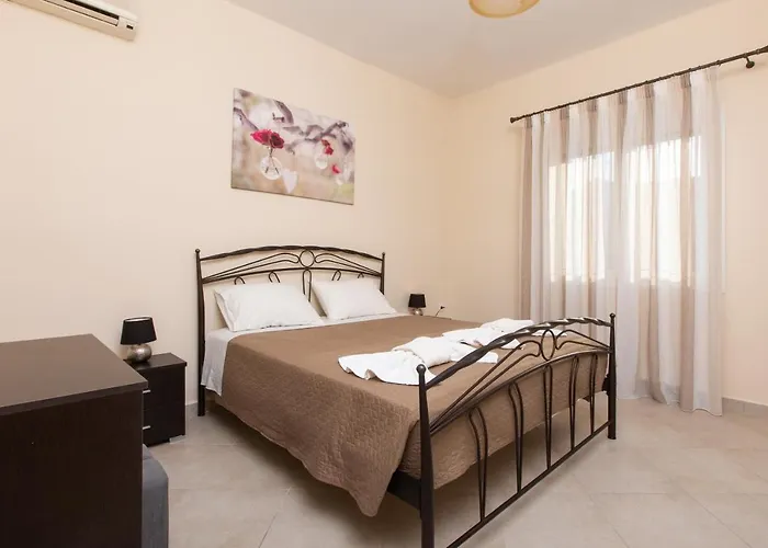 Afroditi's House * Ipsos